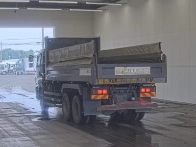 Isuzu GIGA