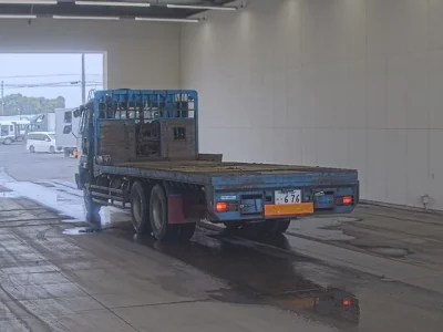 Isuzu GIGA
