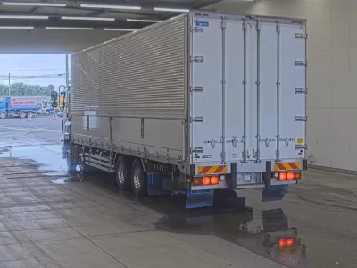 Isuzu GIGA