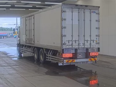 Isuzu GIGA