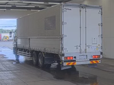 Isuzu GIGA