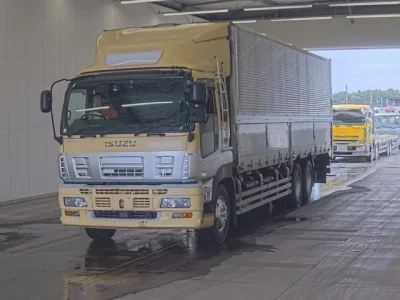 Isuzu GIGA