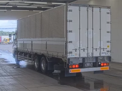 Isuzu GIGA