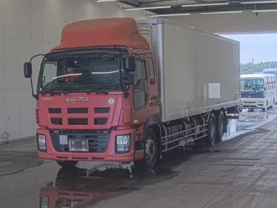 Isuzu GIGA