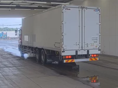 Isuzu GIGA