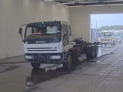 Isuzu GIGA