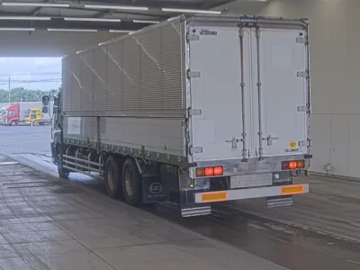 Isuzu GIGA