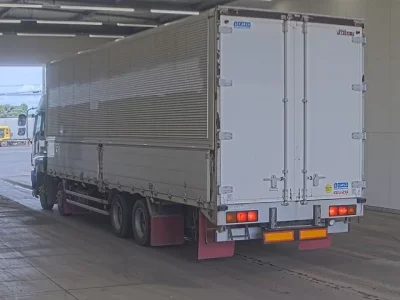 Isuzu GIGA