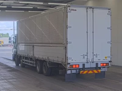 Isuzu GIGA