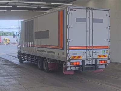 Isuzu GIGA