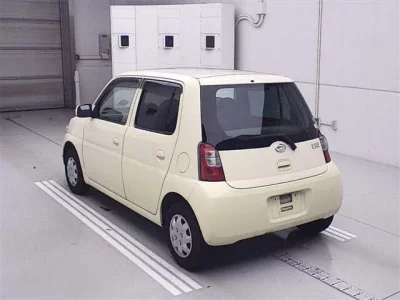 Daihatsu Esse