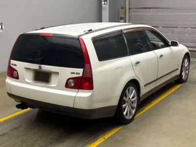 Nissan STAGEA