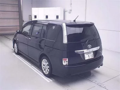 Toyota ISIS