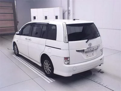 Toyota ISIS