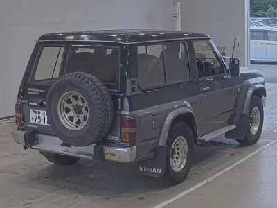 Nissan SAFARI