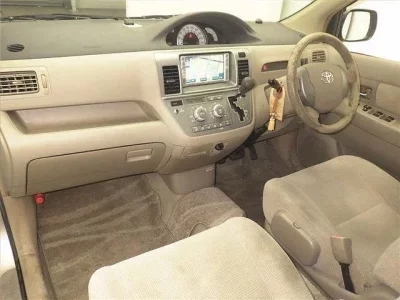 Toyota RAUM