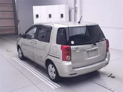 Toyota RAUM