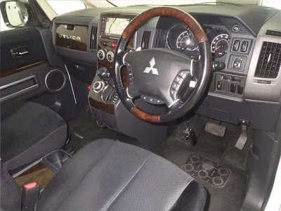 Mitsubishi DELICA D5