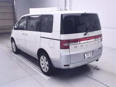 Mitsubishi DELICA D5