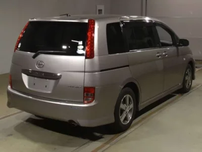 Toyota ISIS