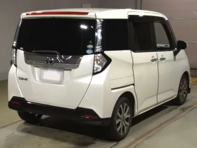 Toyota TANK