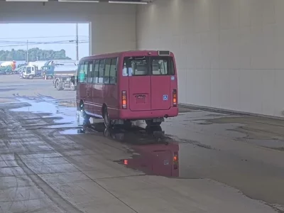 Nissan BUS