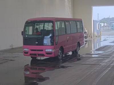 Nissan BUS