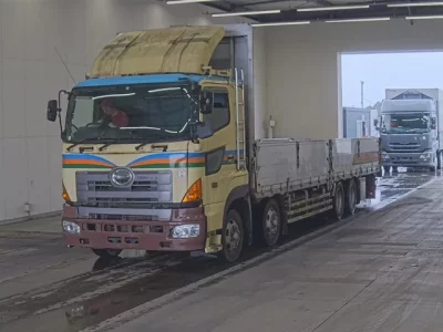 Hino TRUCK