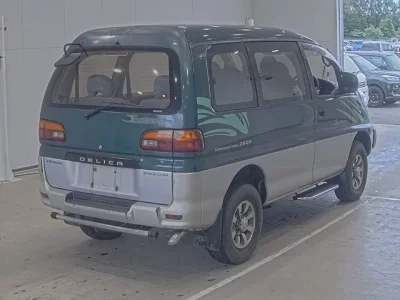 Mitsubishi DELICA