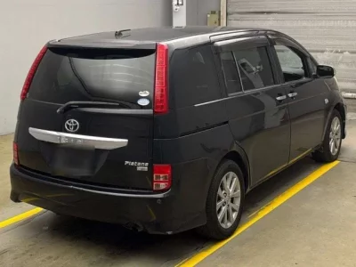 Toyota ISIS