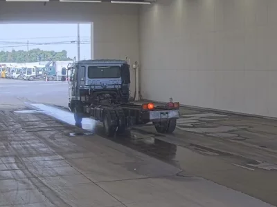 Nissan TRUCK