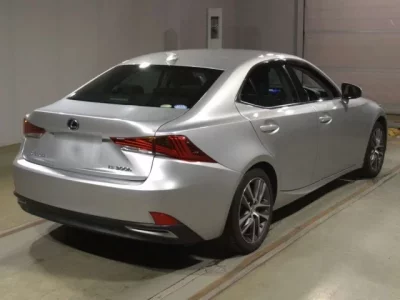 Lexus IS