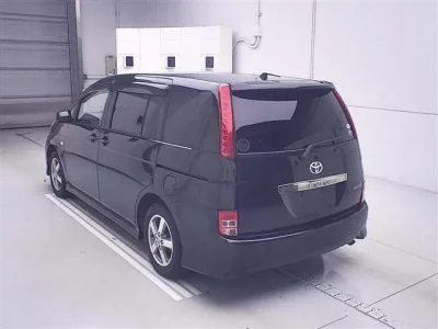 Toyota ISIS