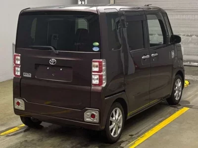 Toyota PIXIS MEGA