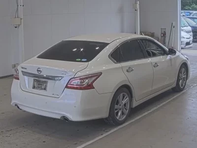Nissan TEANA