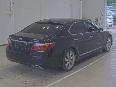 Lexus LS