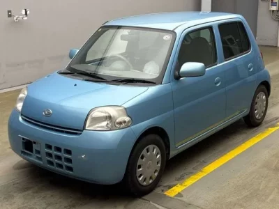 Daihatsu Esse