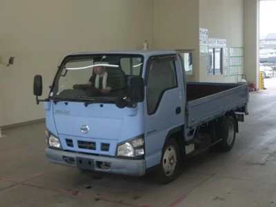 Nissan TRUCK