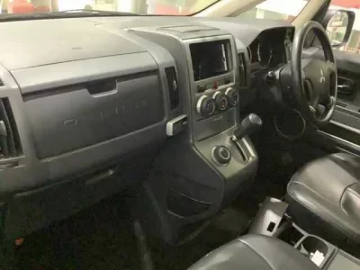 Mitsubishi DELICA D5