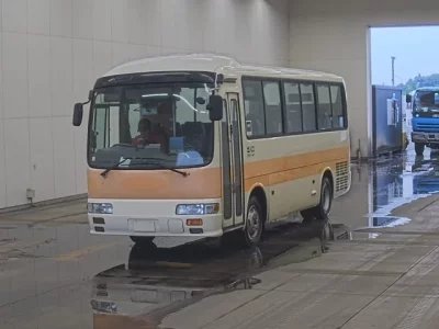 Isuzu BUS
