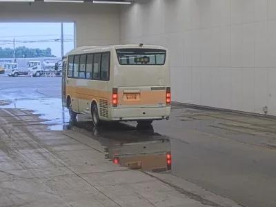 Isuzu BUS