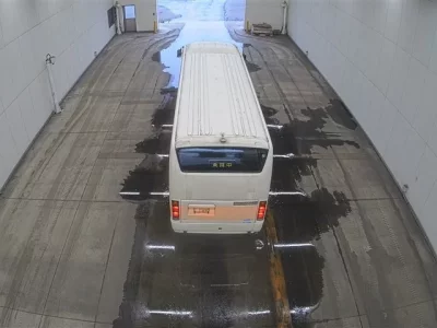 Isuzu BUS