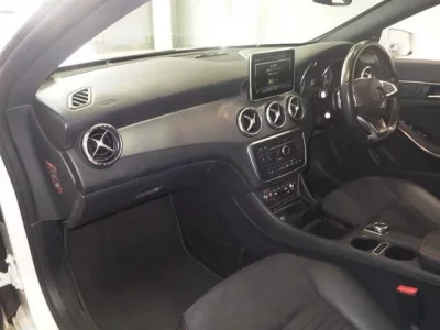 Mercedes-Benz CLA CLASS