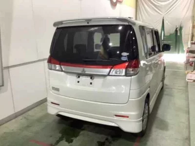 Mitsubishi DELICA D2
