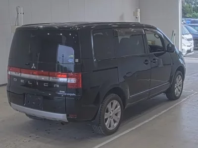 Mitsubishi DELICA D5