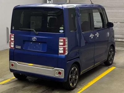 Toyota PIXIS MEGA