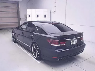 Lexus LS