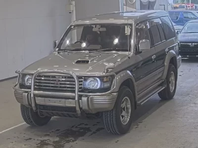 Mitsubishi PAJERO