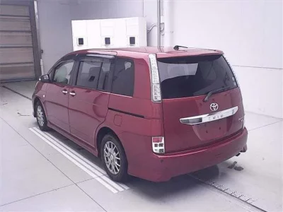 Toyota ISIS