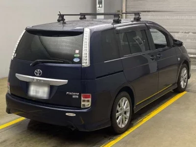 Toyota ISIS